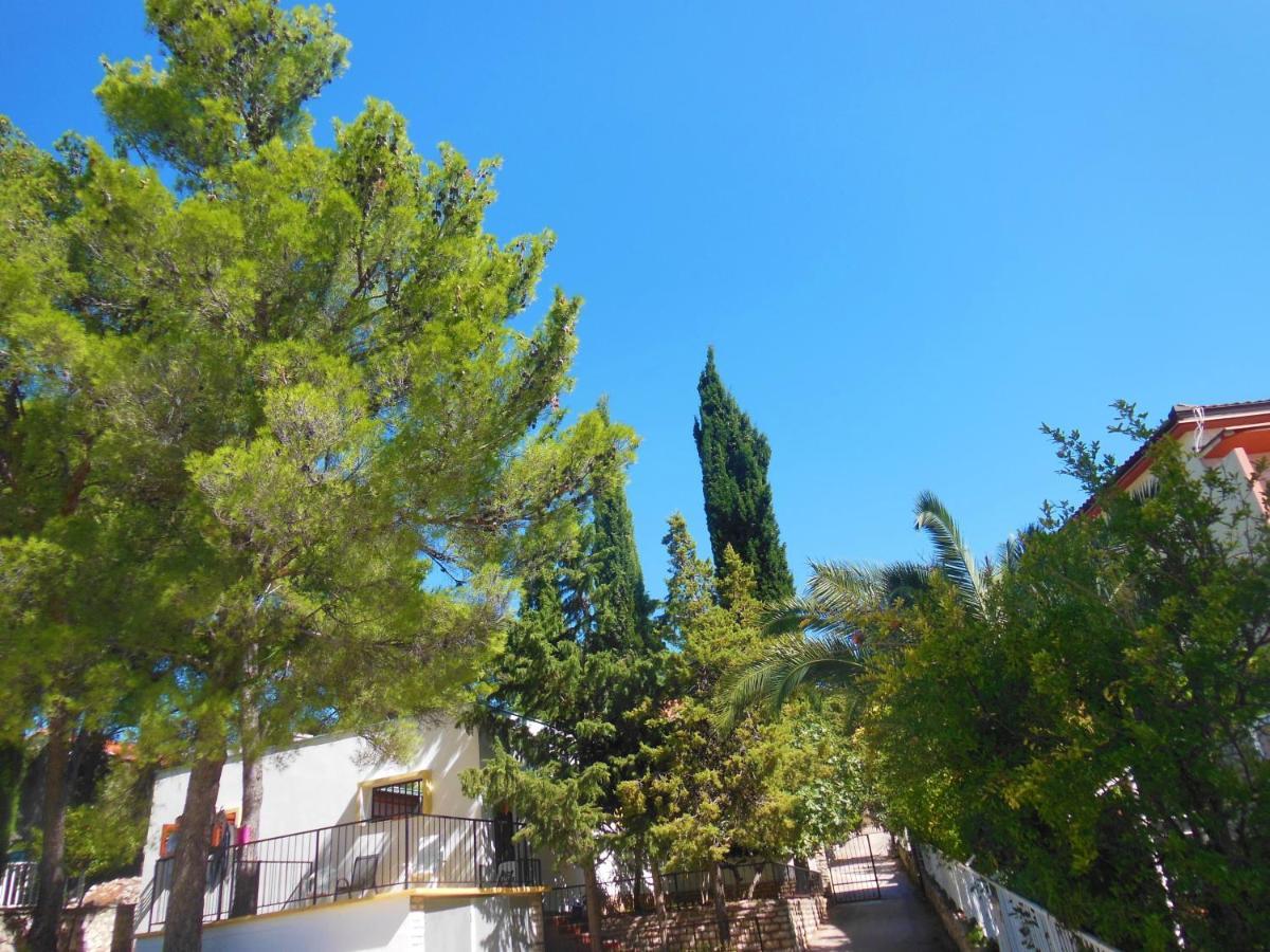 Holiday Home Oleander Zaboric Exterior photo